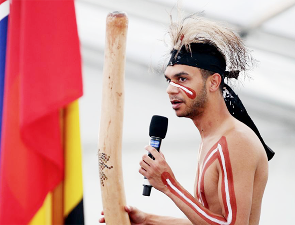 Sydney Didgeridoo Player